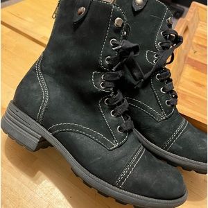Cobb Hill black tie boots with back zipper, sz 6.5